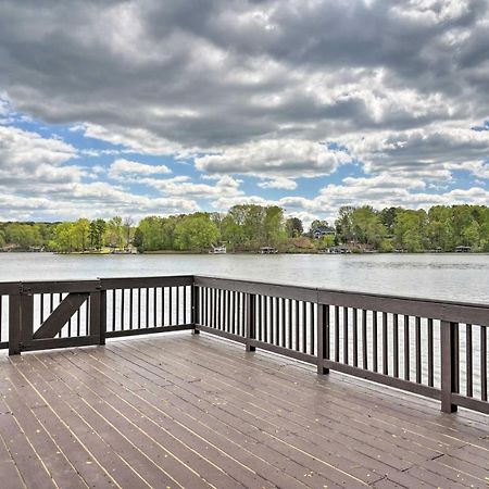 Waterfront Cottage With Boat Dock And 3 Decks! Bracey Kültér fotó