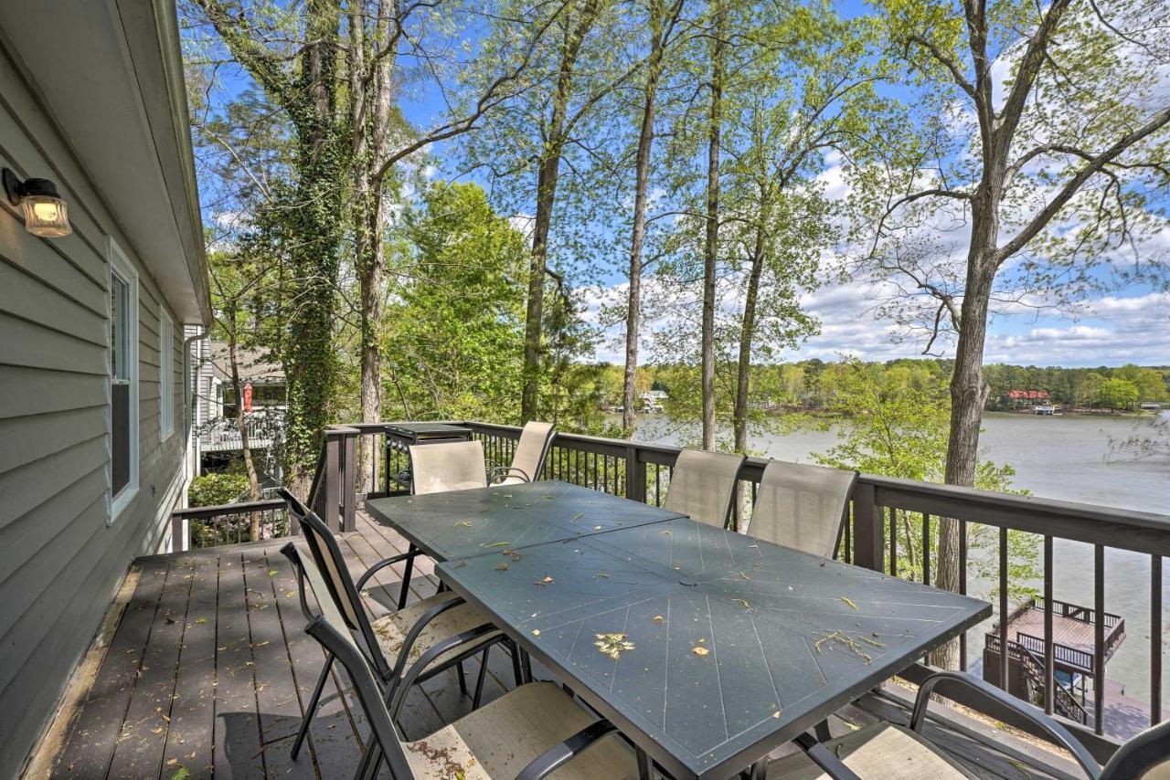 Waterfront Cottage With Boat Dock And 3 Decks! Bracey Kültér fotó